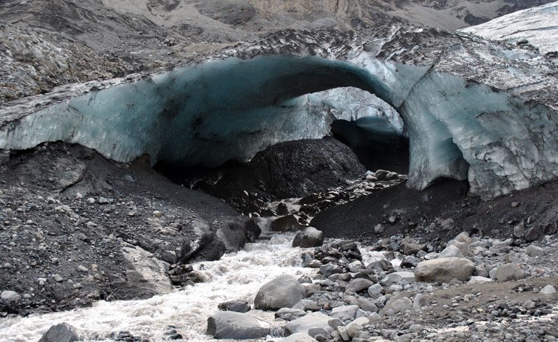 eyjafjallajokull glacier ice cave iceland