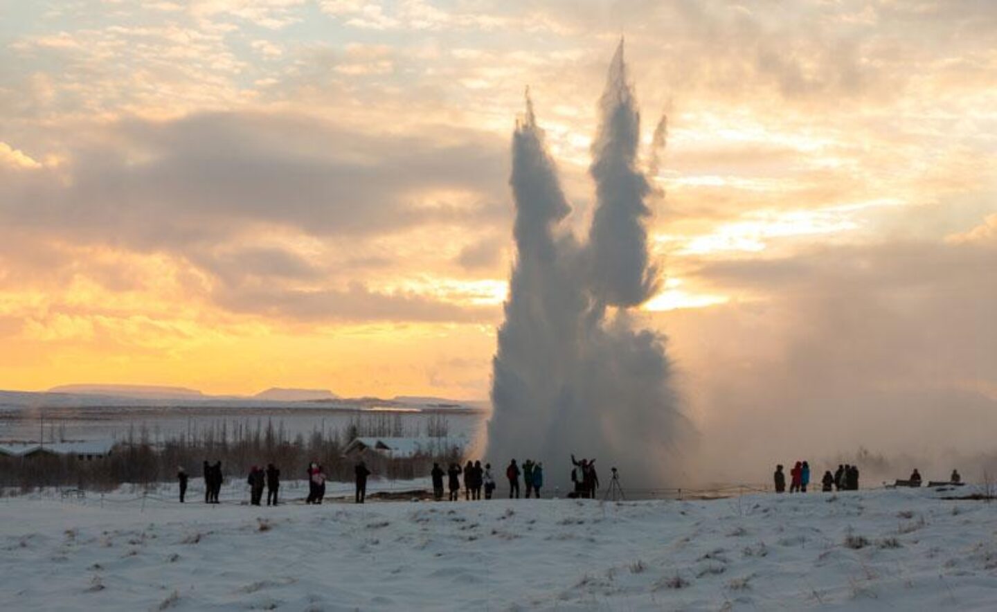 iceland south west golden circle strokkur winter ss