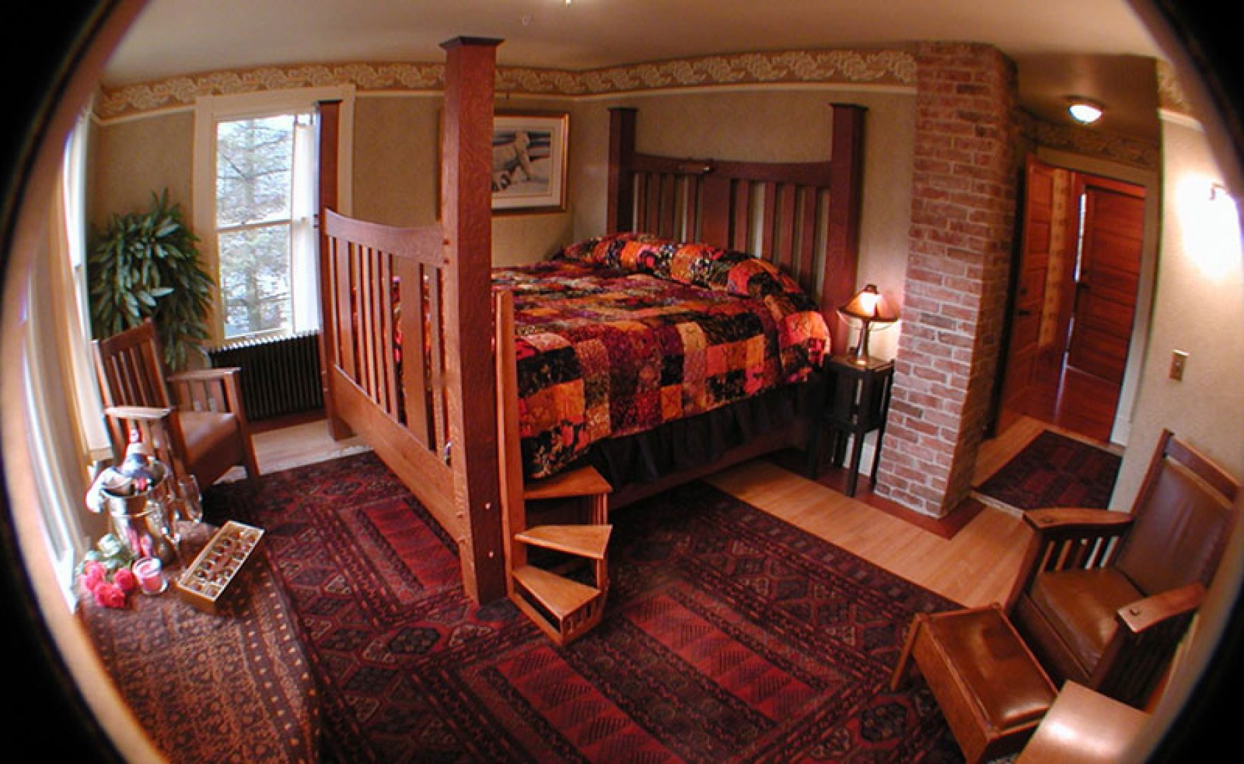 alaska capital inn bedroom