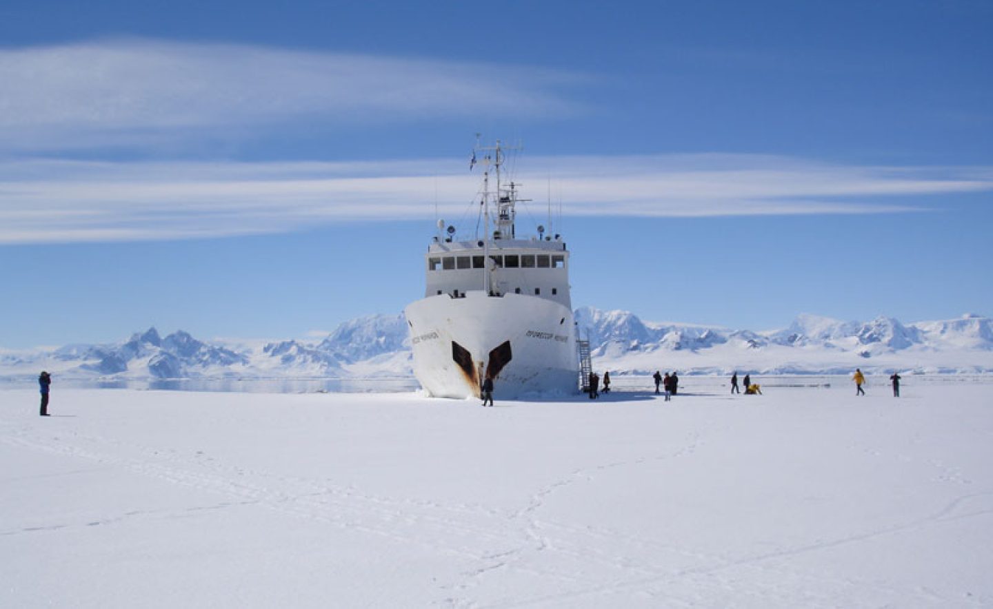 antarctica ship ice landing cm