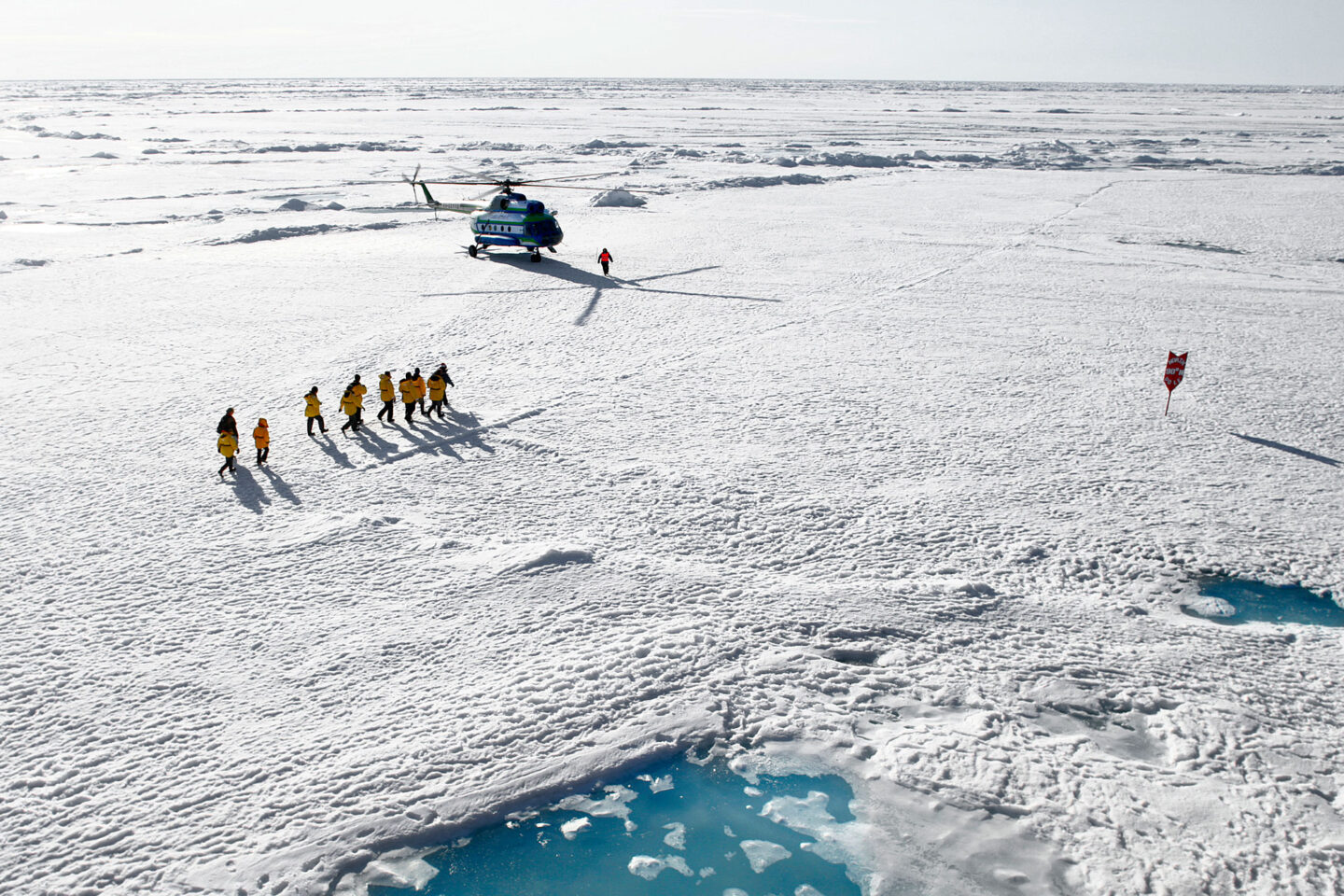 arctic landing at north pole by helicopter