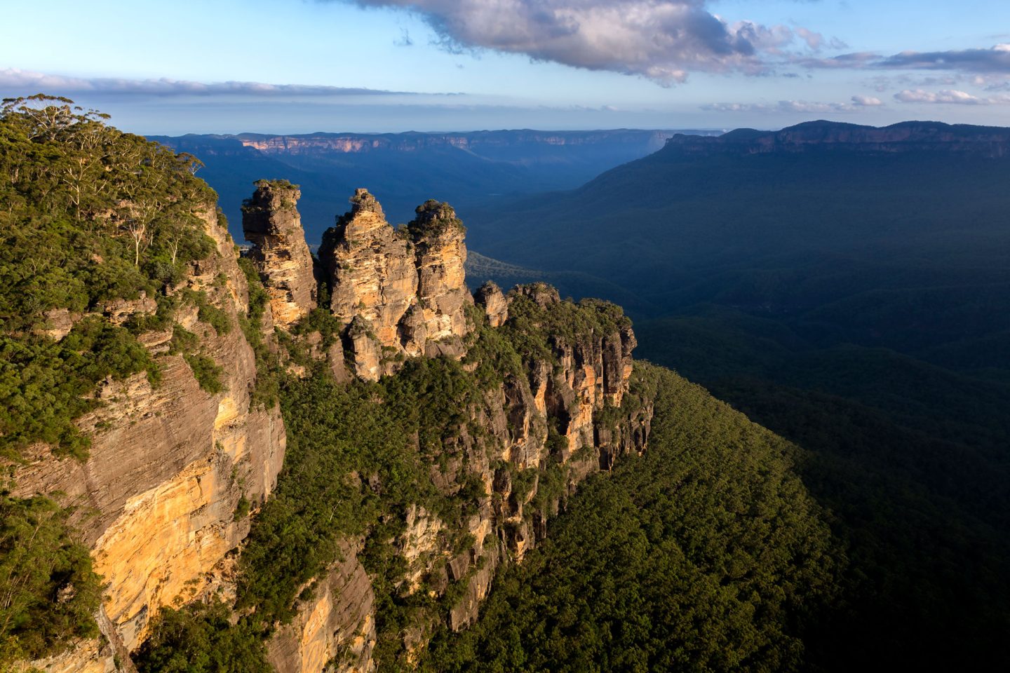 australia new south wales blue mountains three sisters istk