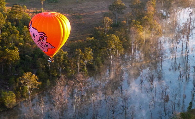 australia queensland hot air ballooning mareeba wetlands