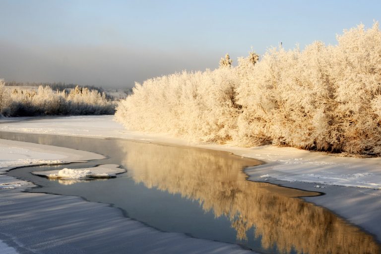 canada yukon river winter istk
