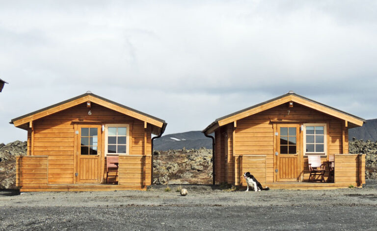 dimmuborgir guesthouse cabins