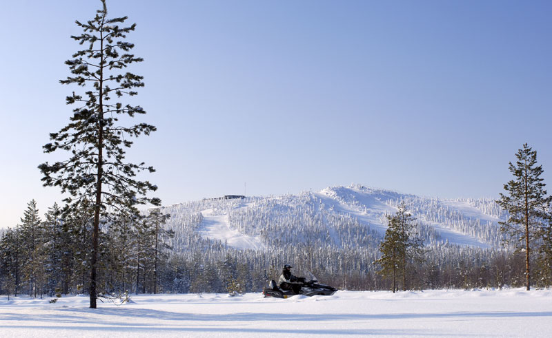 finland lapland iso syote snowmobile2