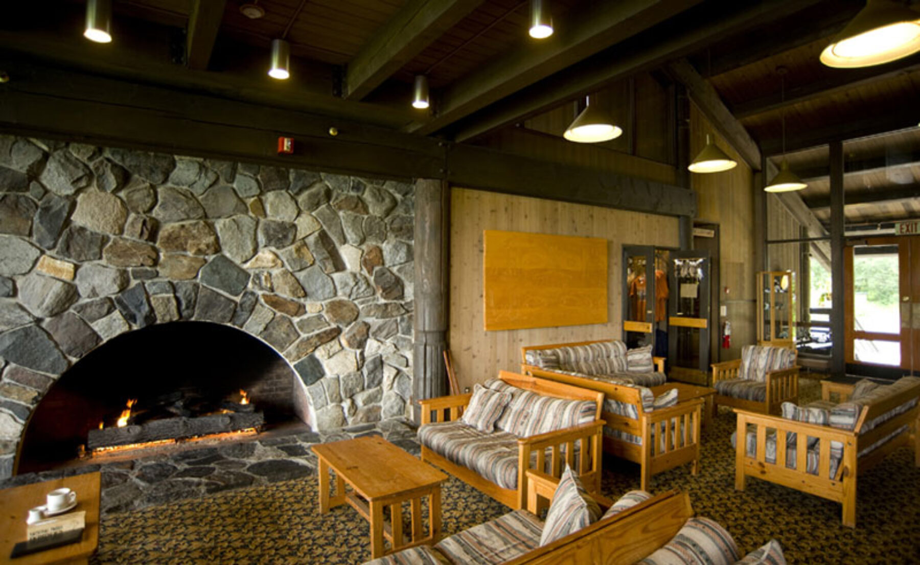 glacier bay lodge lounge