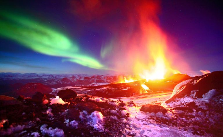 iceland aurora and volcano fimmvorduhals eruption ja