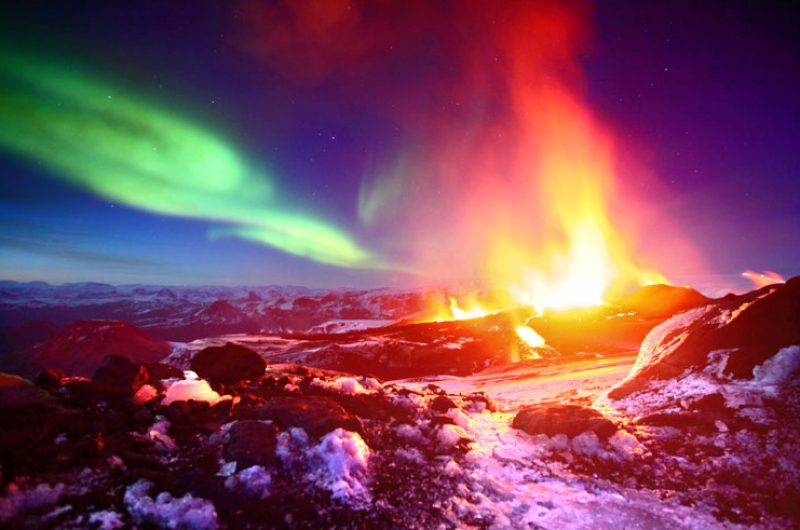 iceland aurora and volcano fimmvorduhals eruption ja