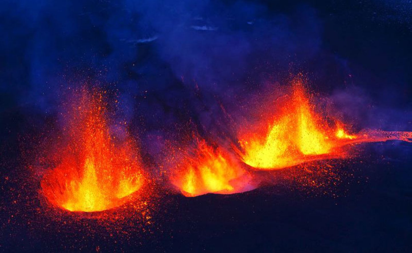 iceland eyjafjalljokull volcanic eruption lava rth