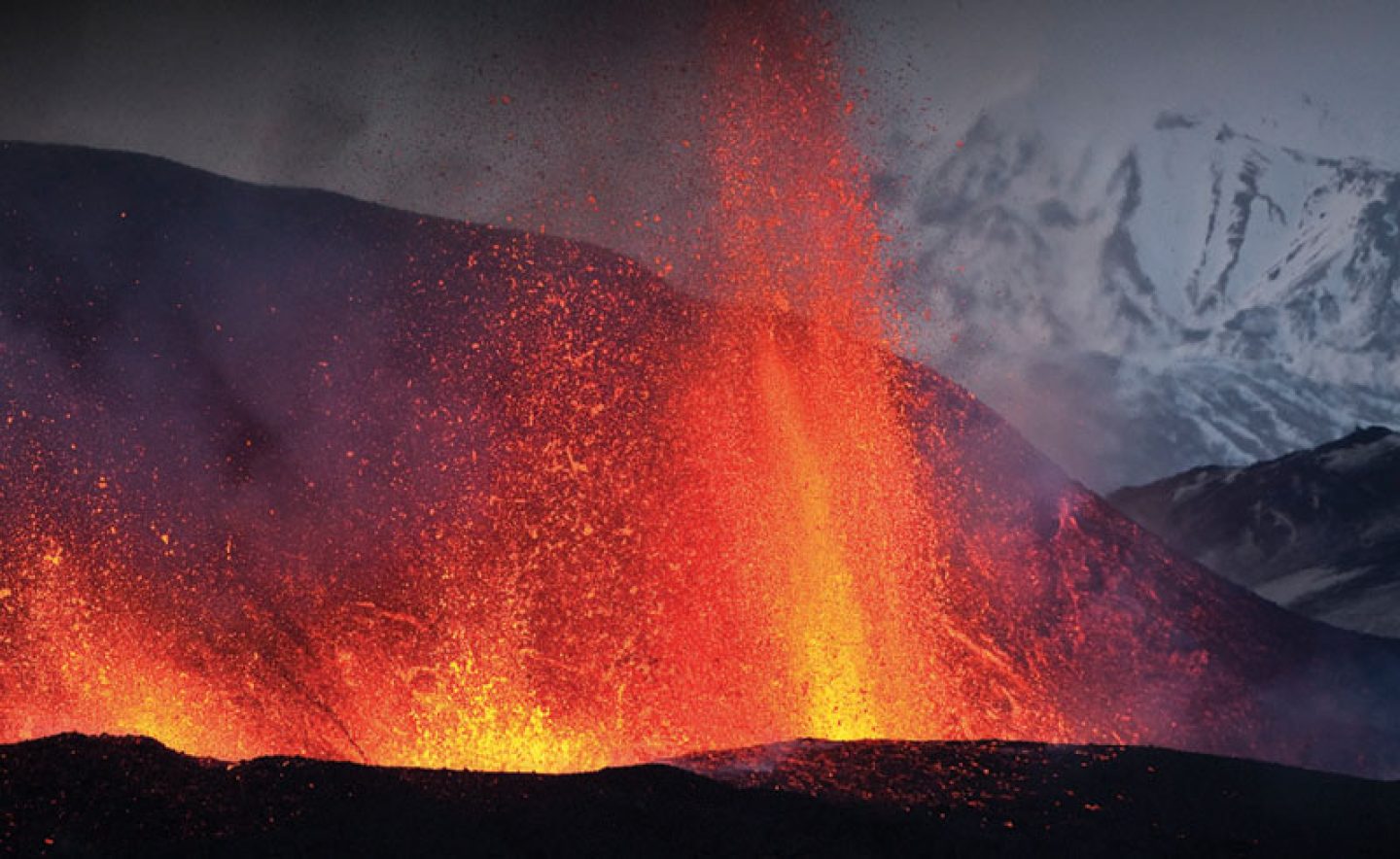iceland volcanic eruption lava rth