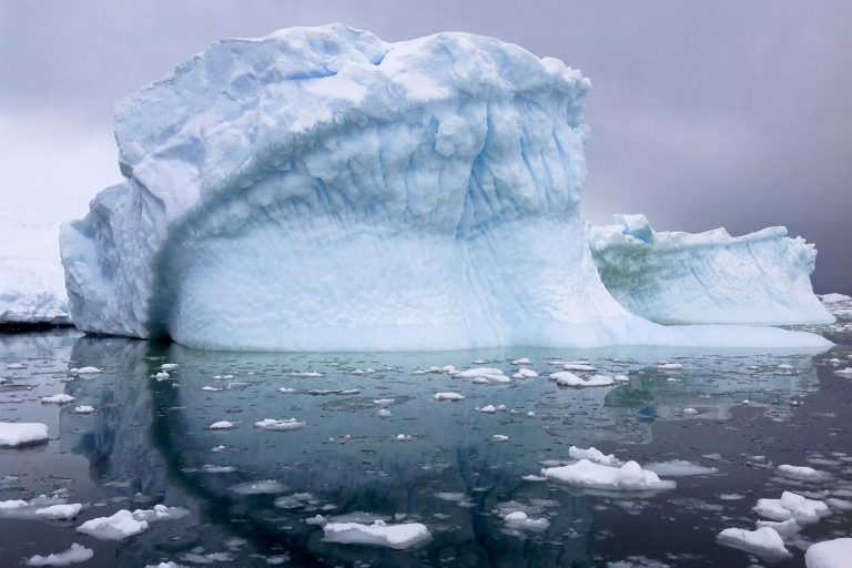 antarctic peninsula icebergs istk