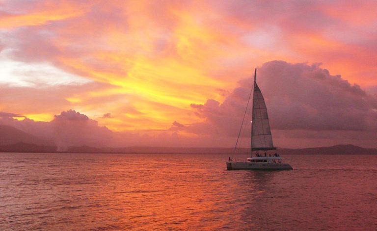 australia queensland tropical journeys aquarius sailing sunset