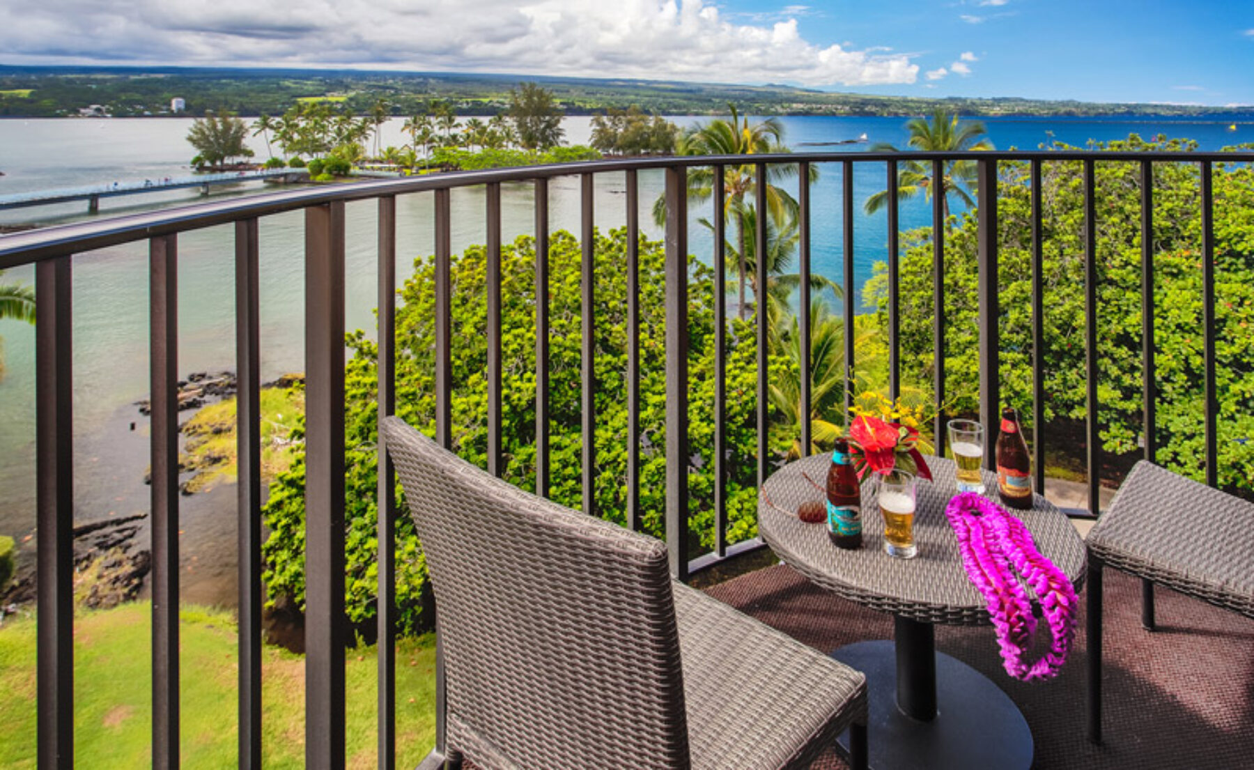 castle hilo hawaiian hotel twin balcony view