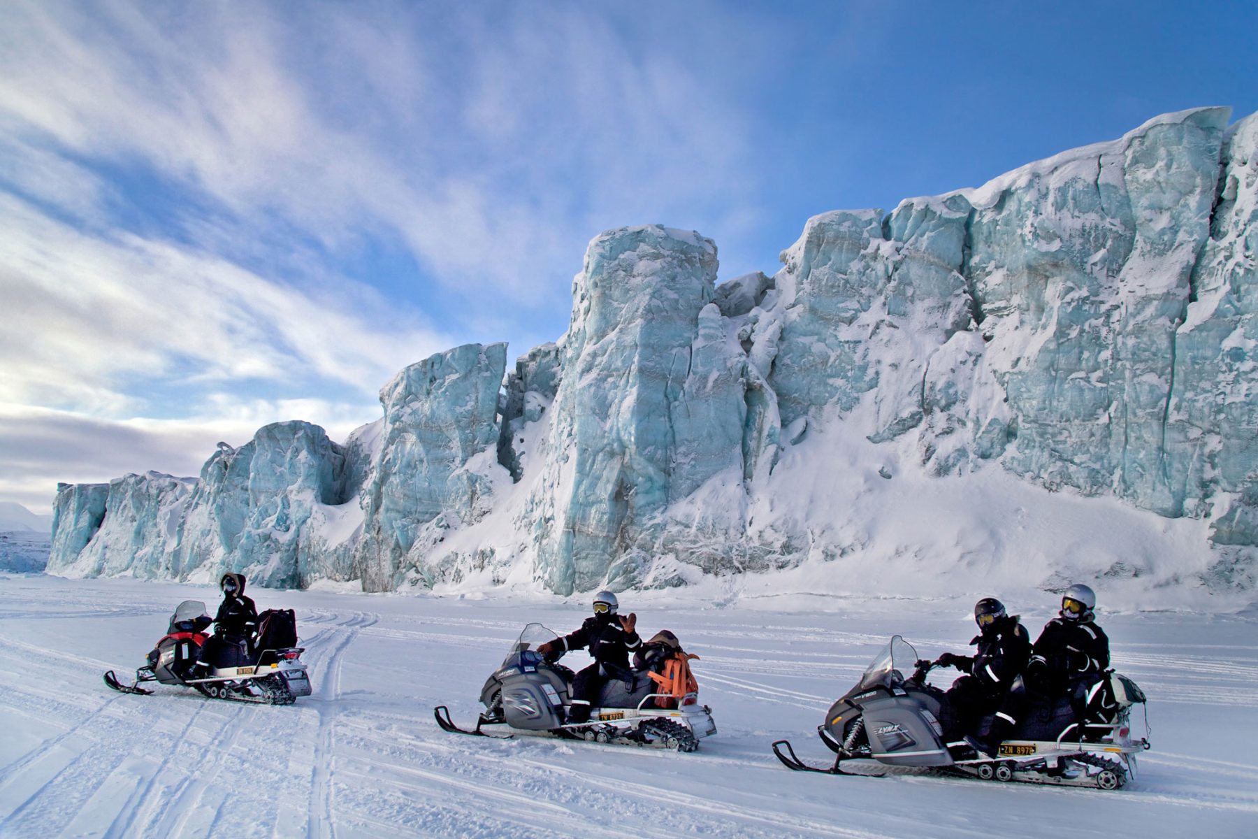 svalbard spitsbergen snowmobile safari by glacier nnorge mc