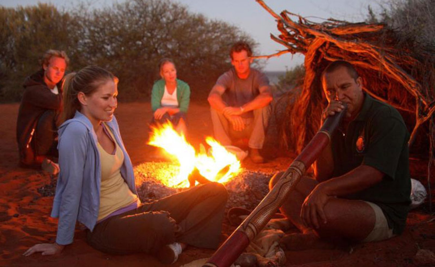 western australia shark bay didgeridoo dreaming night tour campfire2