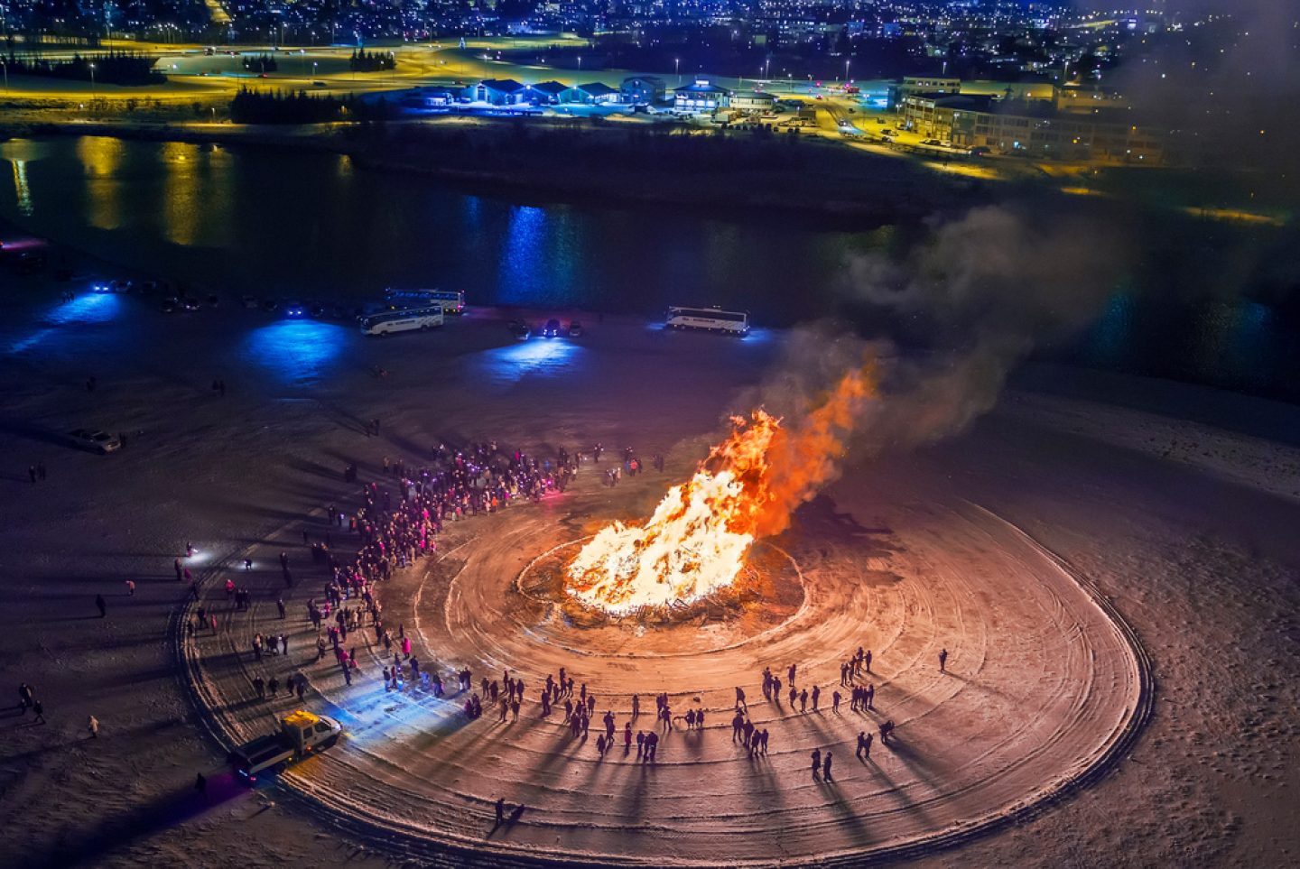 iceland reykjavik new year bonfire 1