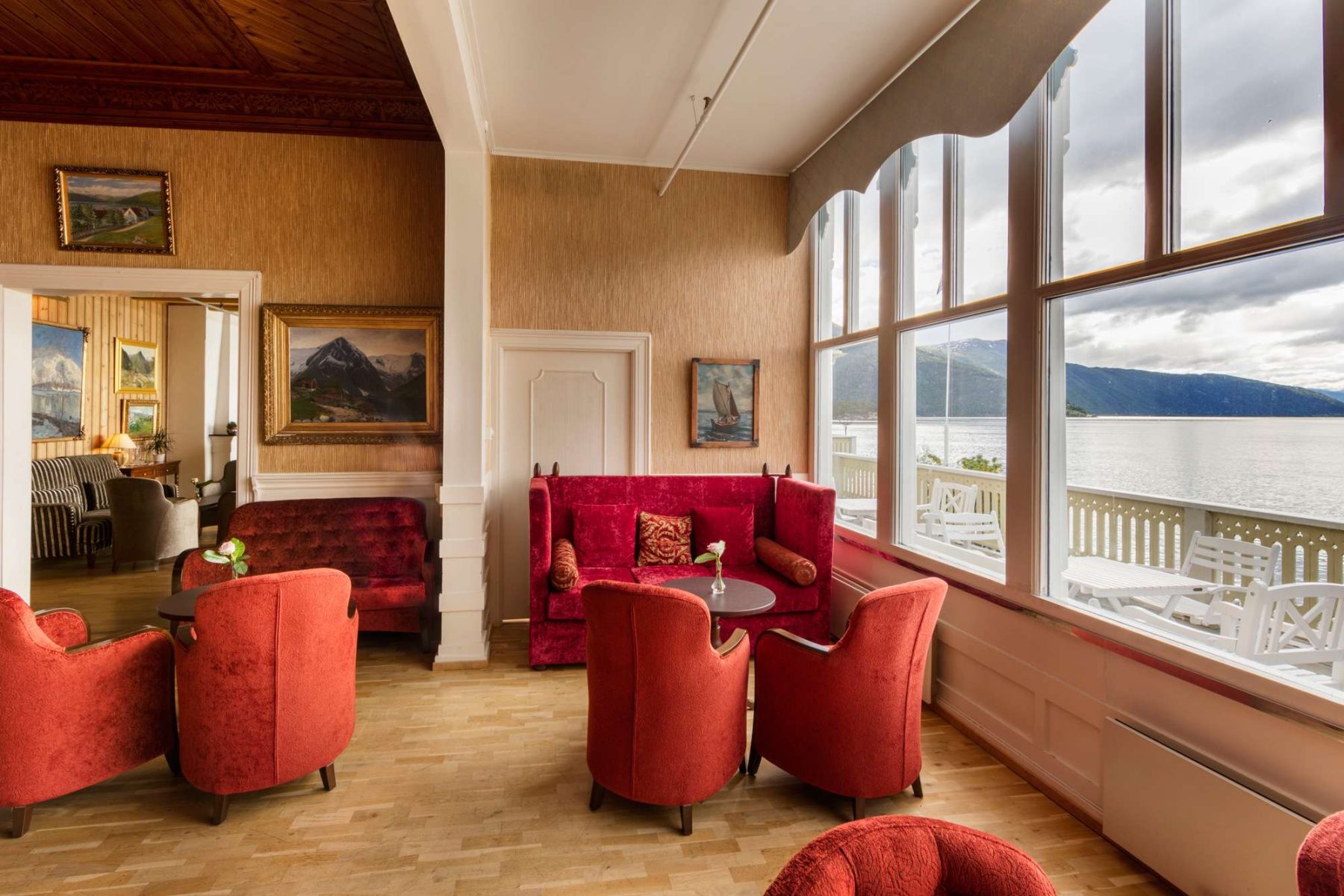 fjords kviknes hotel red lounge with view