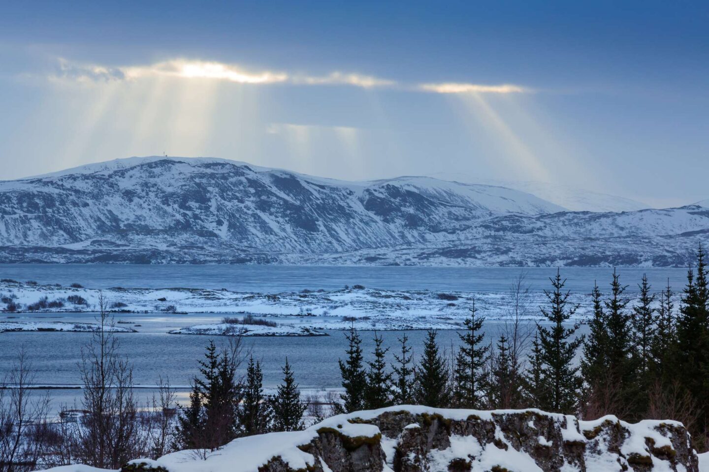 iceland thingvellir winter light rays istk