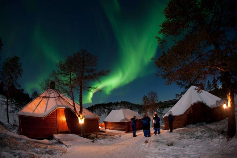 malangen nikka camp with aurora