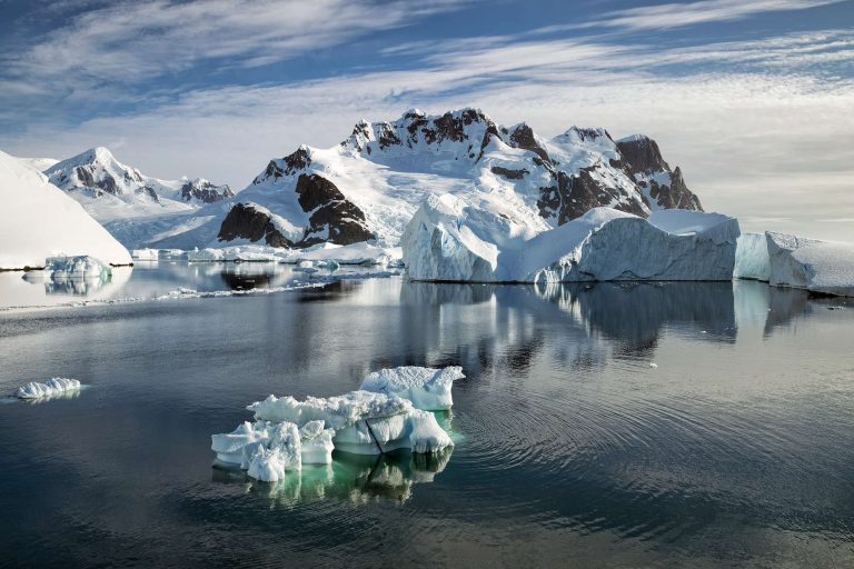 antarctic peninsula lemaire channel icebergs istk