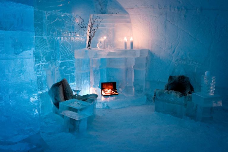 sorrisniva igloo hotel ice lounge