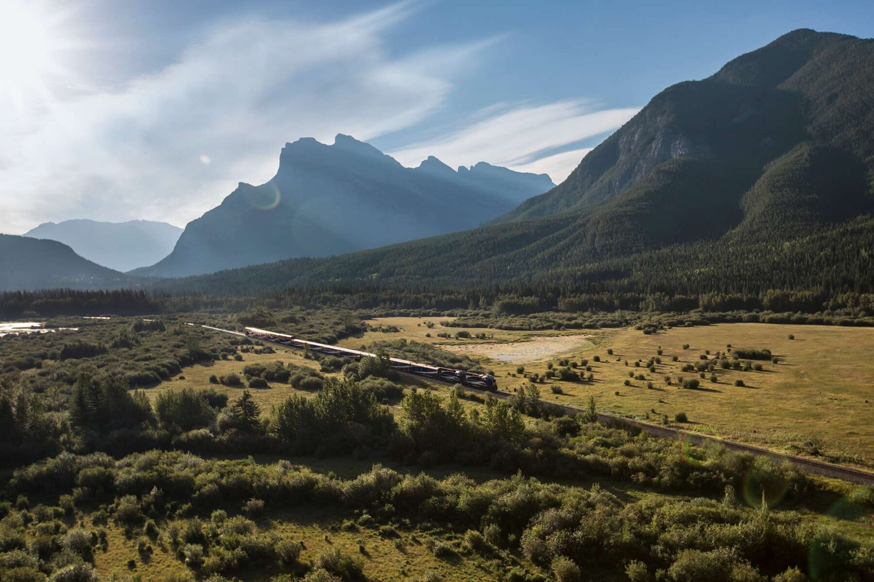 canada rocky mountaineer vermilion lakes rm
