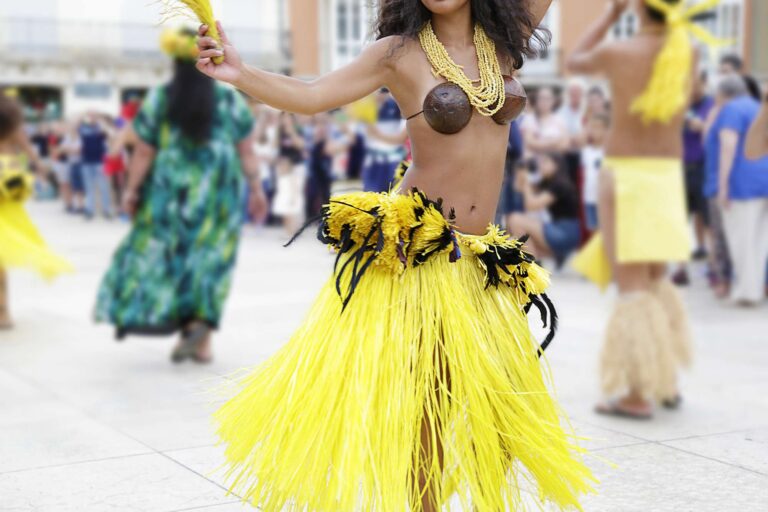 french polynesia dancer in tahiti astk
