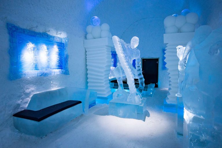 icehotel365 art suite hang loose by edith van de wetering and wilfred stijger ak