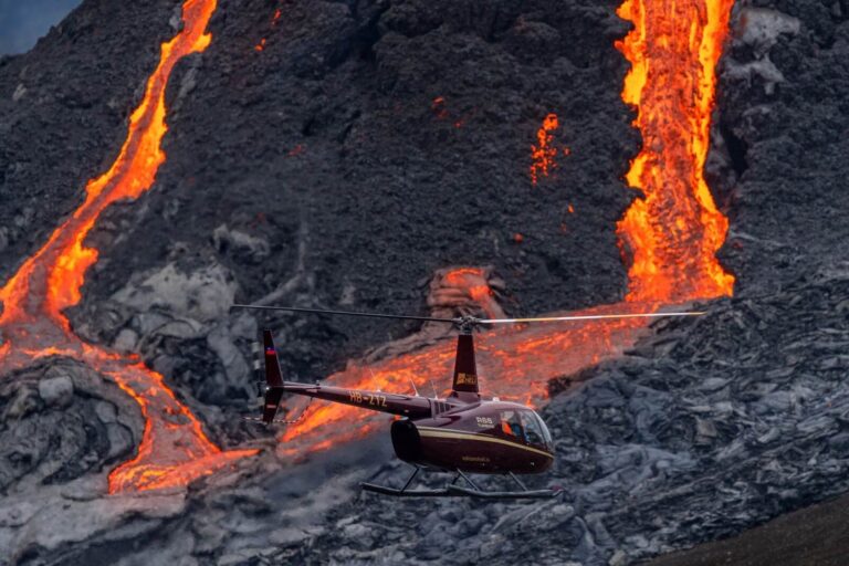 iceland helicopter flying over fagradalsfjall eruption lava mar21 by rth sigurdsson