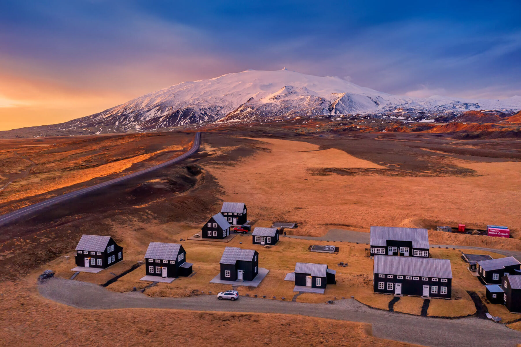 iceland view over glacier lodge to snaefellsjokull rth