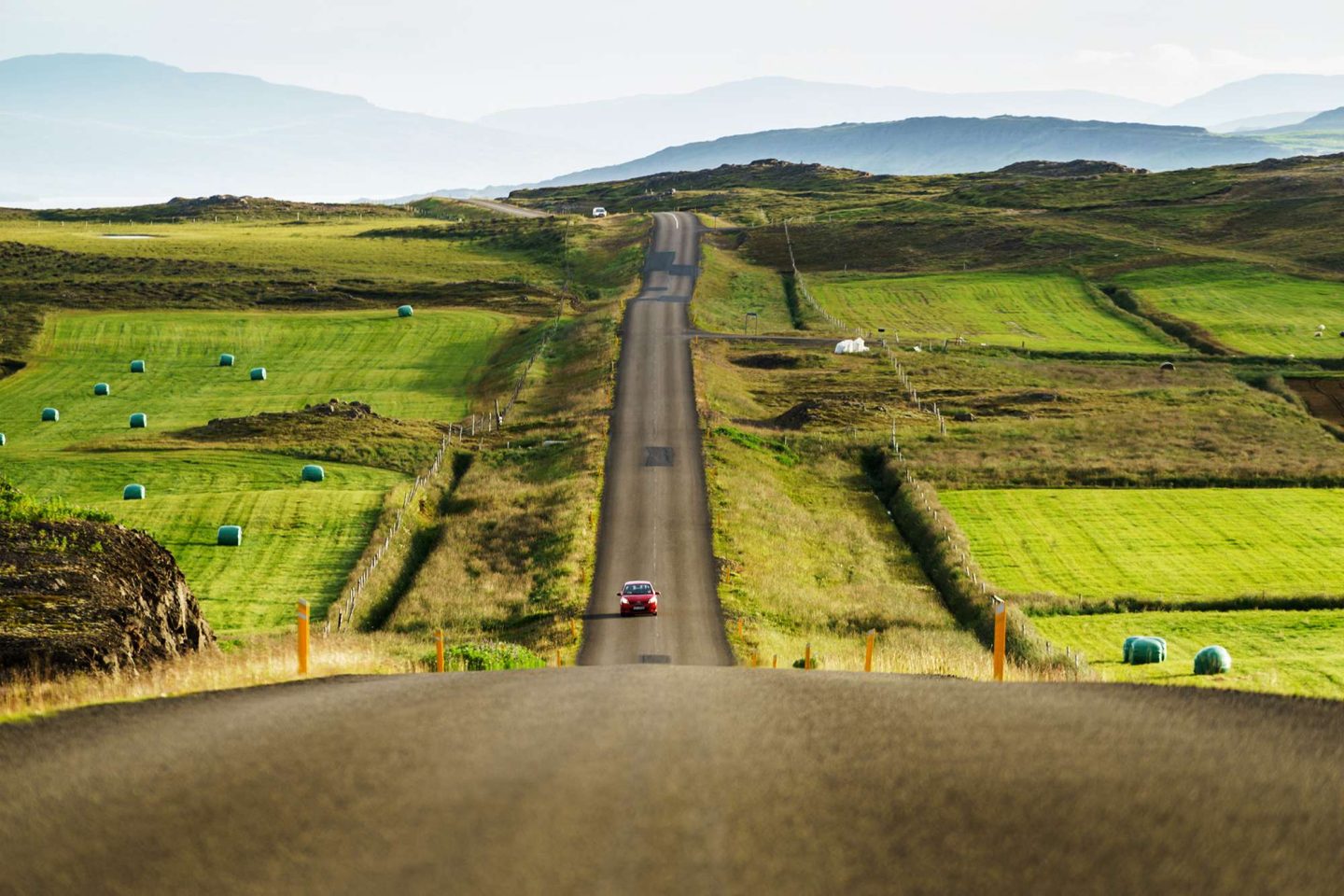 iceland open roads through countryside rth