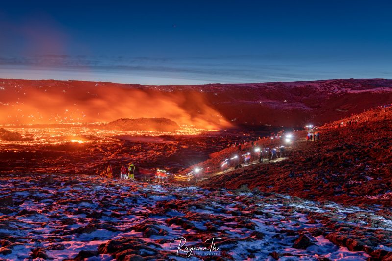 iceland tourists viewing fagradalsfjall eruption apr21 by rth sigurdsson