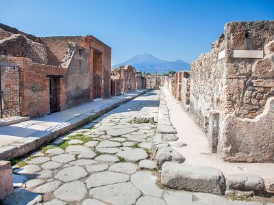 italy pompeii street bay of naples istk