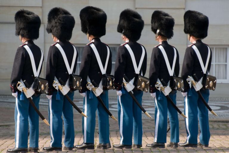 denmark copenhagen royal guard amalienborg palace istk