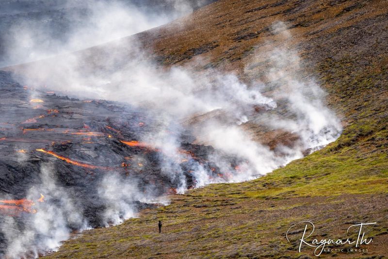 iceland smoking lava meradalir reykjanes 3aug22 rth sigurdsson