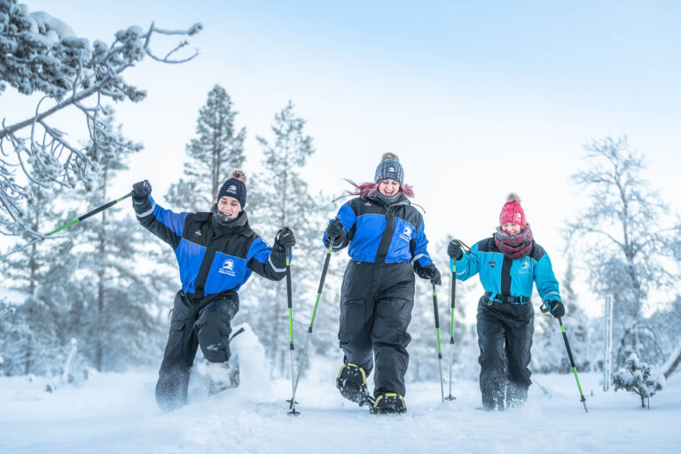 finland friends snowshoeing inari