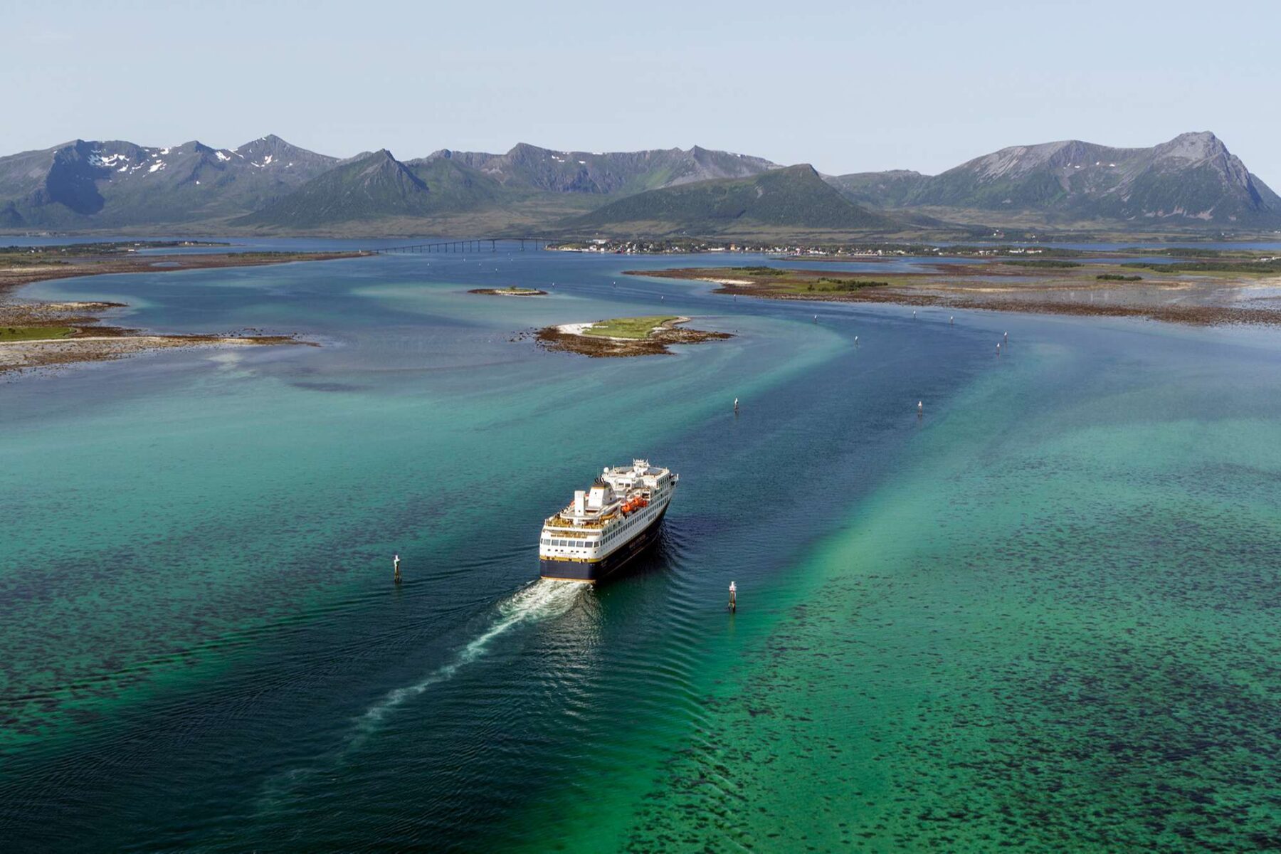 norwegian coastal voyage lofoten havila