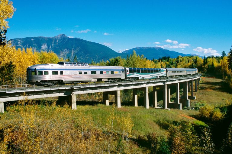 canada-via-rail-train-through-countyside