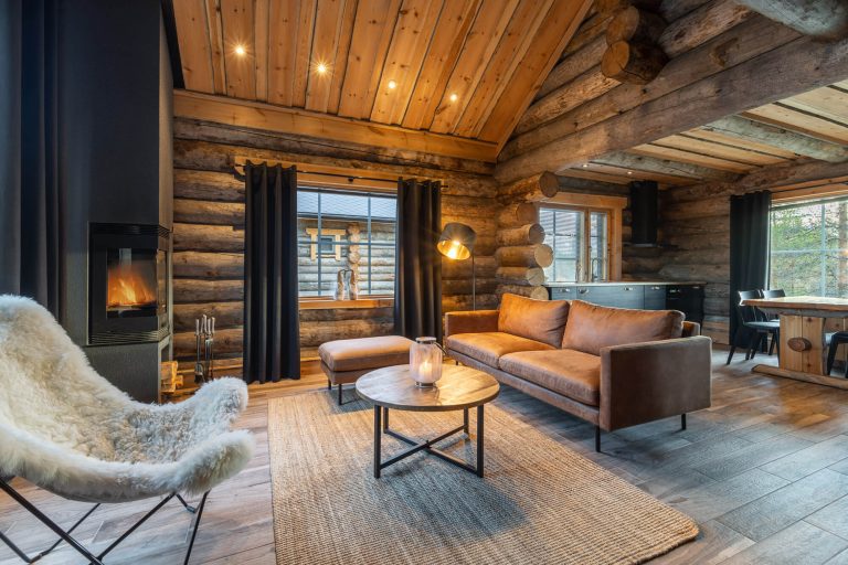 muotka-wilderness-lodge-riverside-log-cabin-interior