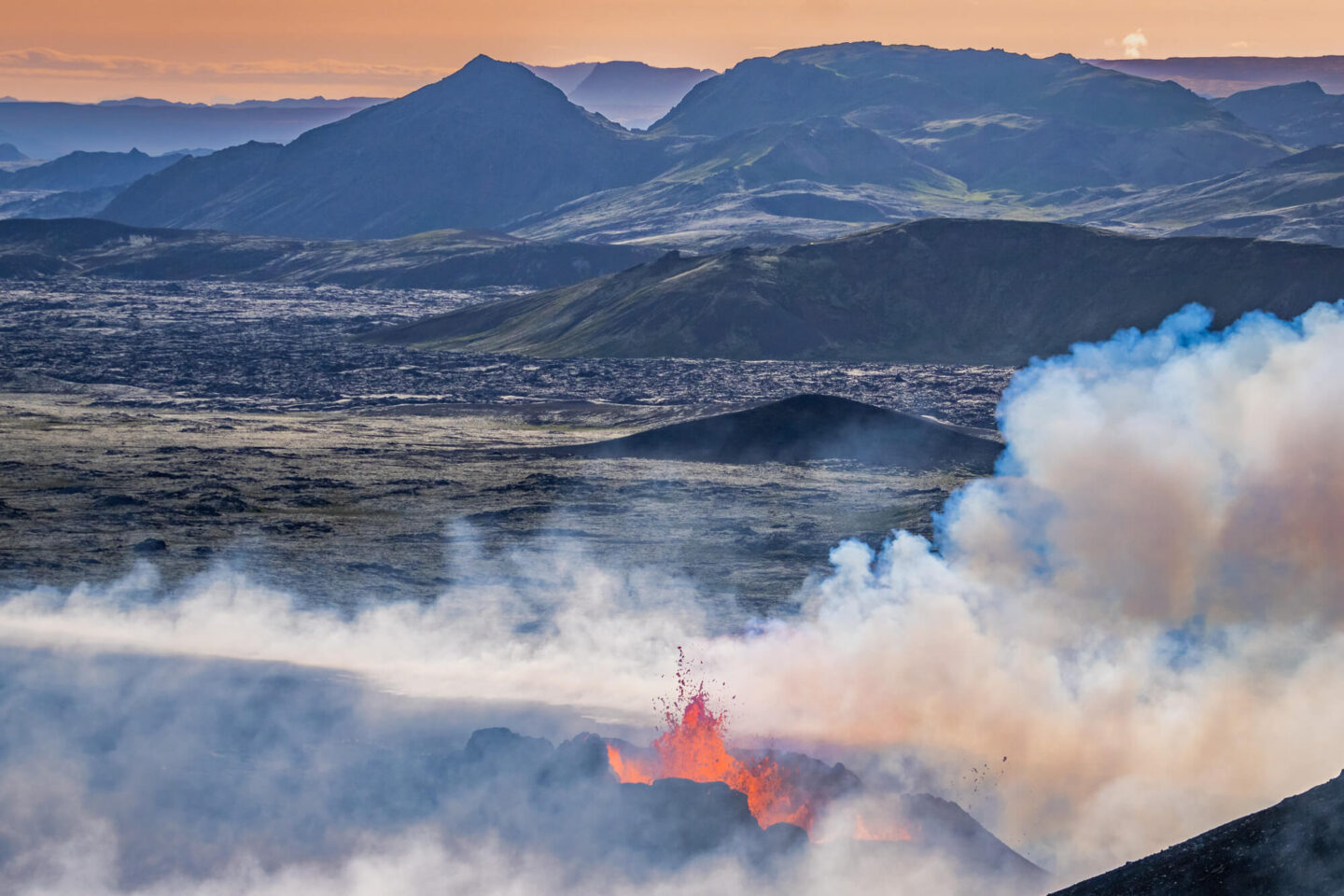 iceland-smoke-and-lava-eruption-litli-hrutur-jul2023-rth