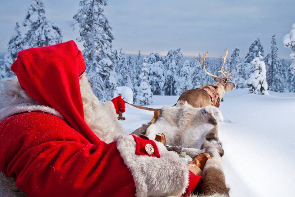 santa-on-sleigh-in-finnish-lapland-vr