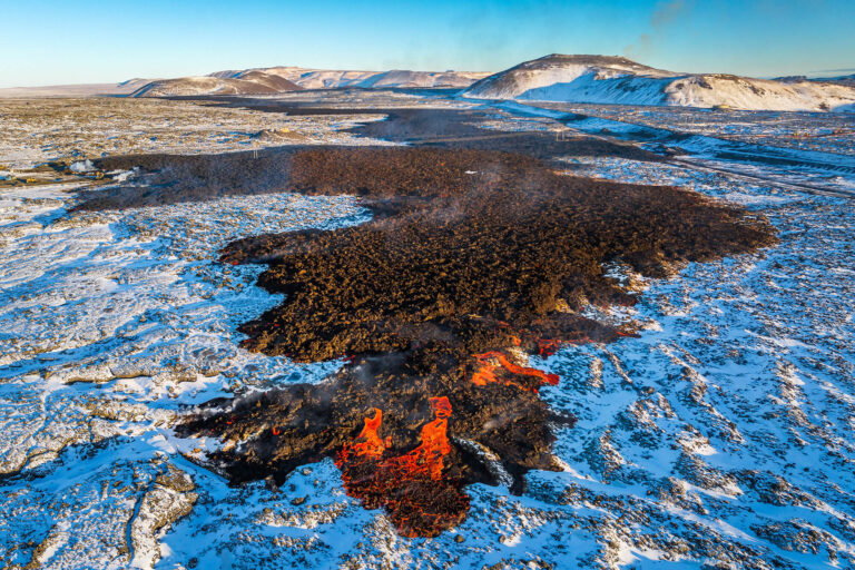 iceland-reykjanes-peninsula-newly-formed-lava-8feb2024-rth