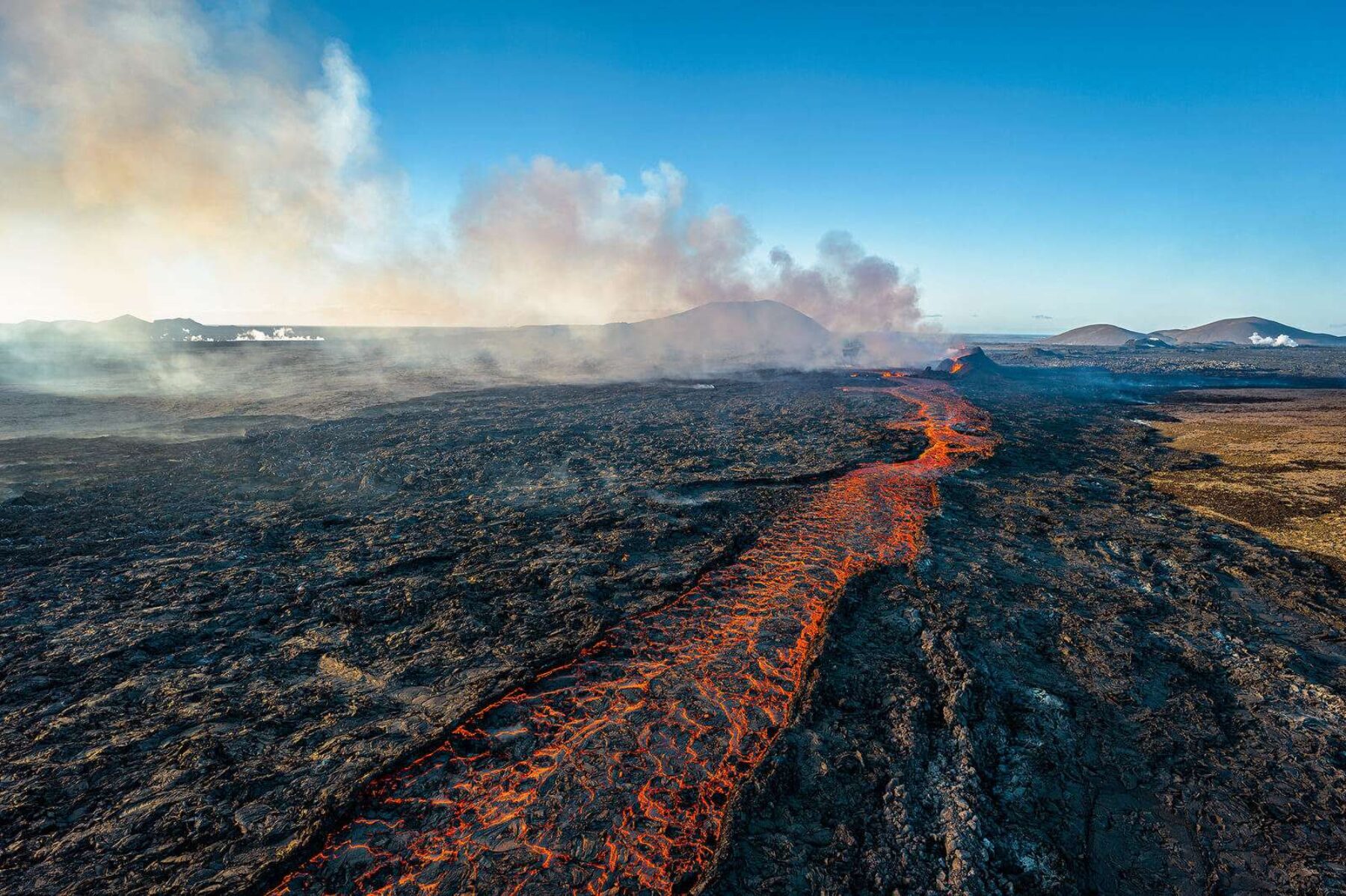 iceland-river-of-lava-sundhnukar eruption-reykjanes-mar24-rth