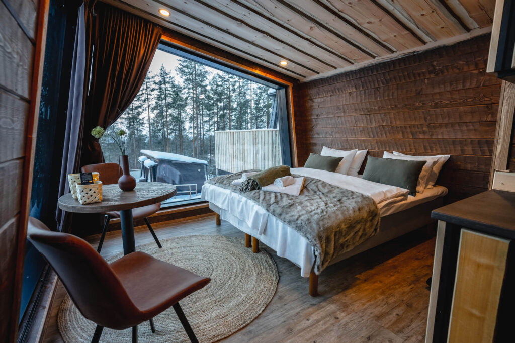 järvisydän-panorama-suite-bedroom