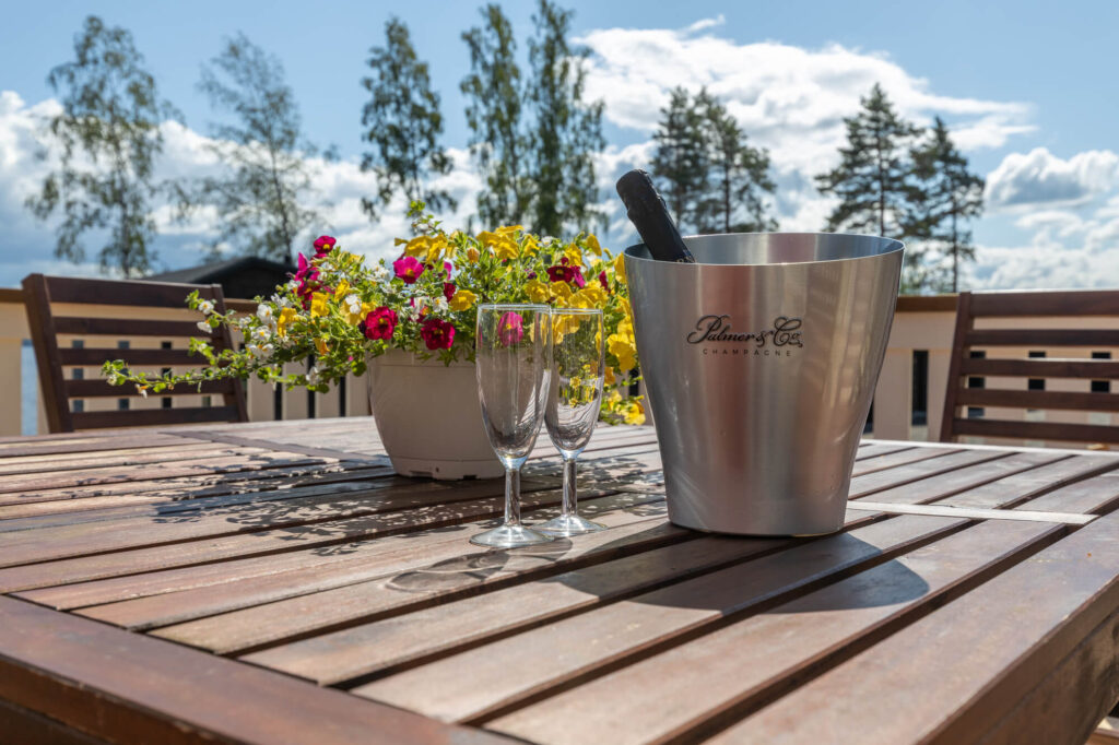 radalla-resort-champagne-lakeside-sauna-terrace