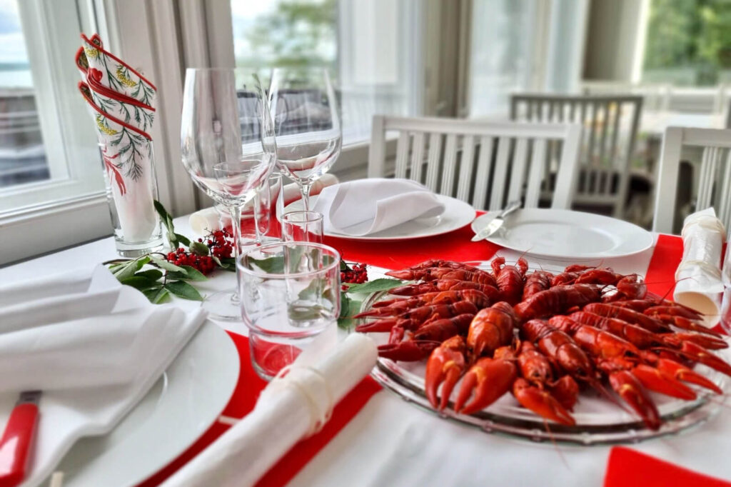 radalla-resort-crayfish-dinner-setting
