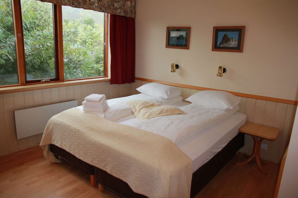edu iceland hotel smyrlabjorg bedroom