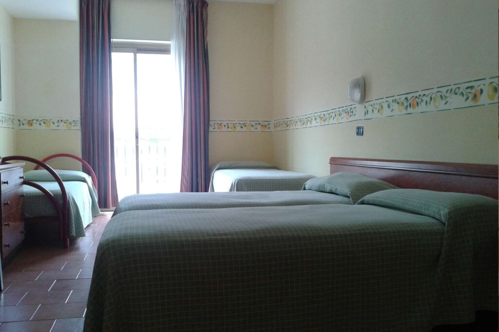 edu sicily hotel sanpietro bedroom