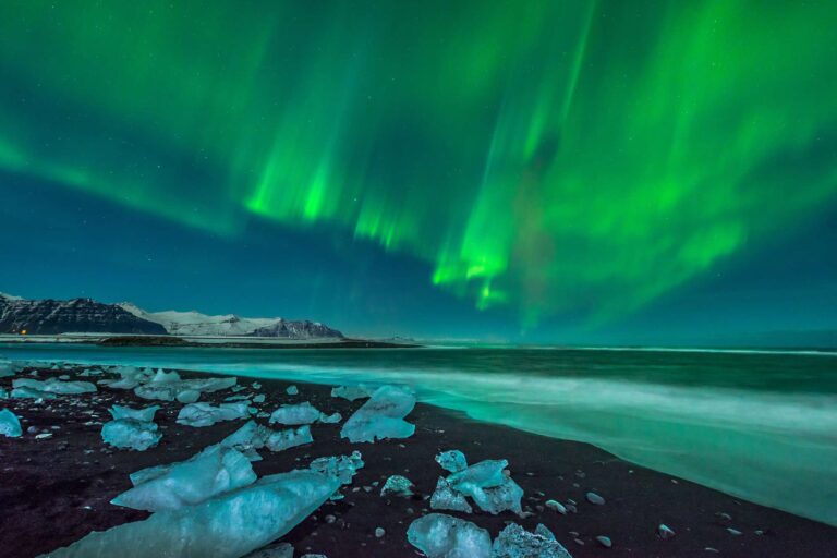 iceland jokulsarlon northern lights copy